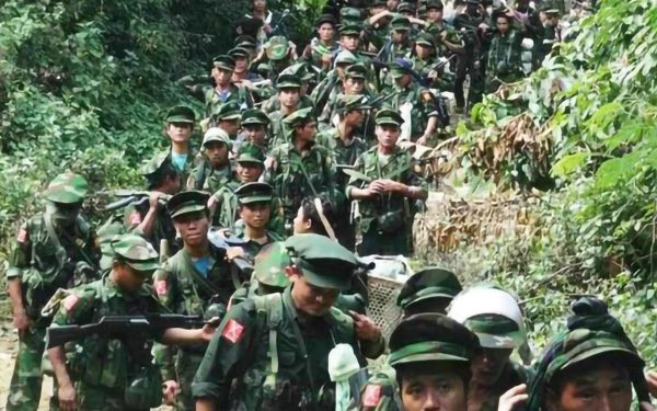 Thống tướng Myanmar: Chính quyền quân sự chỉ nắm quyền tạm thời, sẽ tổ chức bầu cử- Ảnh 2. Myanmar ban bố thiết quân luật tại 2 thị trấn miền đông, vì sao?