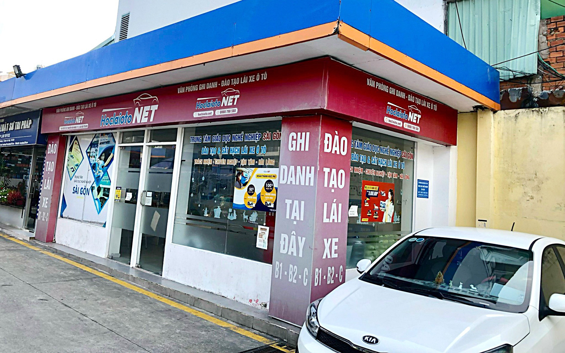 Đóng tiền học lái xe ô tô 2 năm trời, dân ngỡ ngàng biết bị lừa - Ảnh 1.