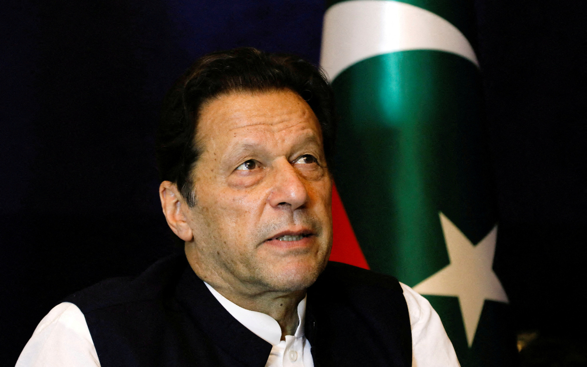 Pakistan cắt mạng Internet di động trong ngày bầu cử- Ảnh 2. Cựu thủ tướng Pakistan nhận 3 án tù chỉ trong một tuần