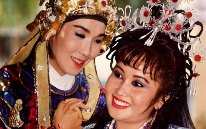 Cúng giỗ đầu Vũ Linh, Hồng Loan nói không thể quên những giây phút cuối đau đớn đó- Ảnh 5. Nghệ sĩ cải lương Thanh Hằng nhớ món giò heo hầm nước dừa nấu cho Vũ Linh ăn