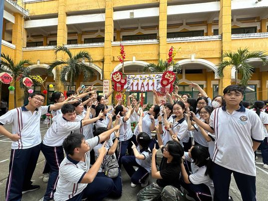 Ngày hội Xuân sẻ chia - Tết sum vầy tại Trường THPT Trưng Vương- Ảnh 9.