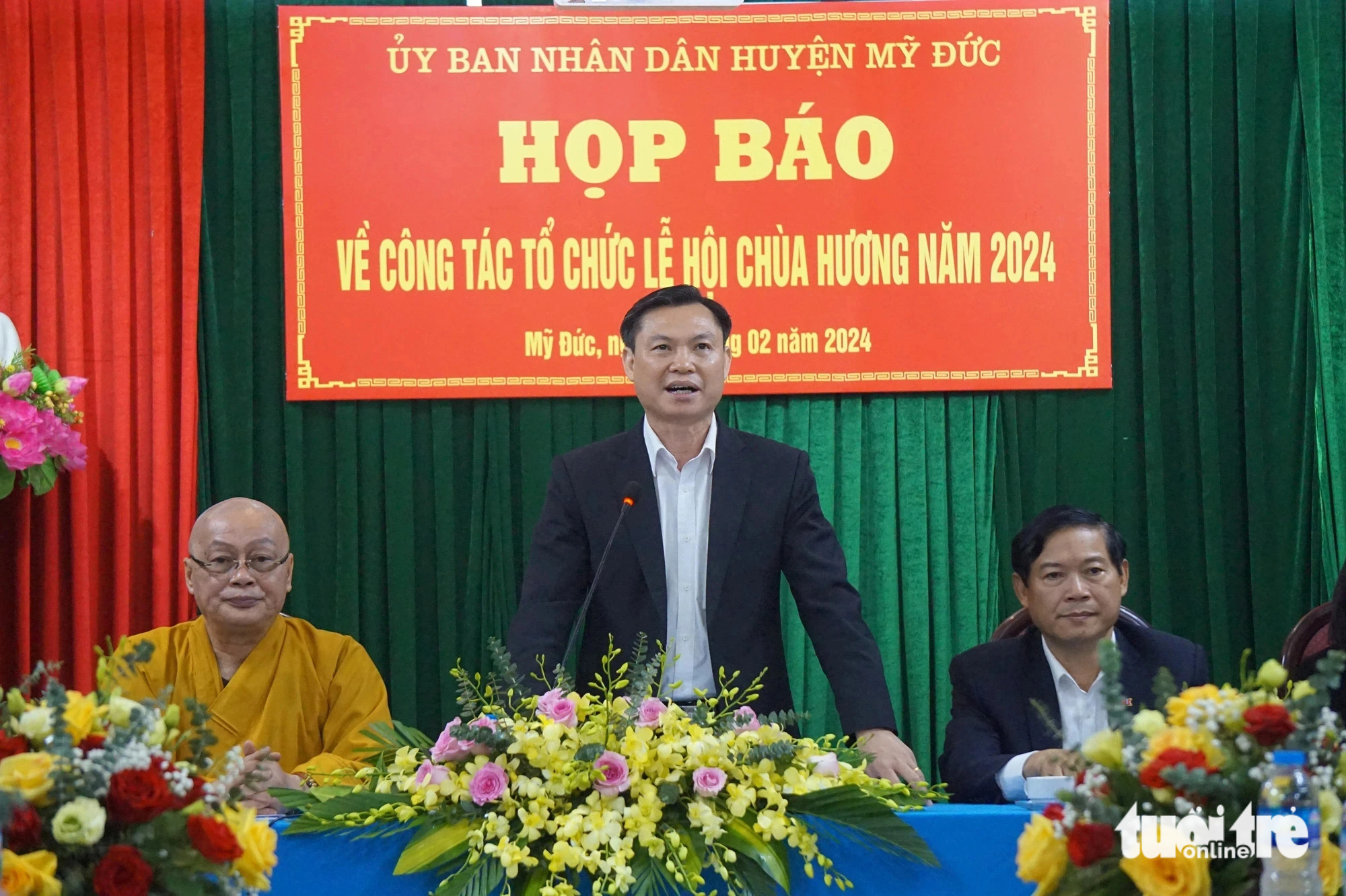 Phó chủ tịch UBND huyện Mỹ Đức Đặng Văn Cảnh chia sẻ tại buổi họp báo - Ảnh: T.ĐIỂU