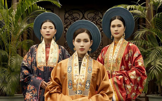 Á vương Minh Khắc diện áo dài dạo phố- Ảnh 8. Phúc Anh, Thúy Diễm, Đỗ Thị Hà khoe sắc với Việt phục