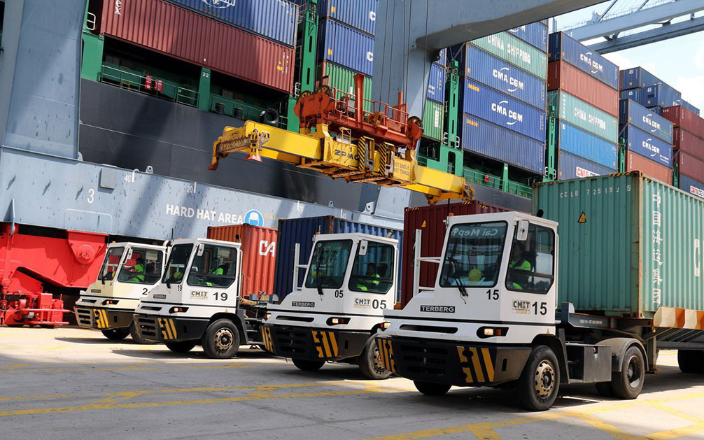 Tin tức thế giới 25-2: Máy bay Mỹ - Anh xuất kích đánh 18 mục tiêu Houthi- Ảnh 2. Khủng hoảng ở Biển Đỏ tác động đến vận chuyển, xuất nhập khẩu thế nào?