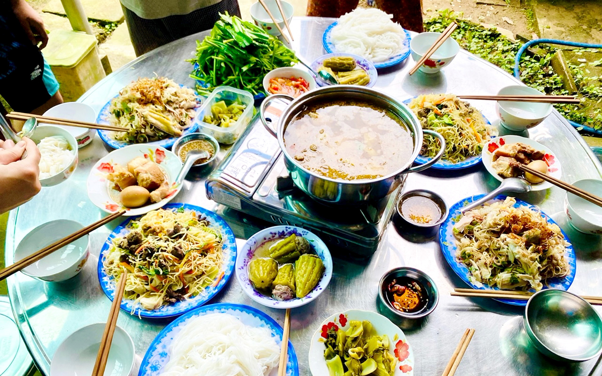Chuyên gia khuyến cáo 5 điều chăm sóc sức khỏe ngày Tết- Ảnh 2. Ngày Tết: chọn món nào để cân bằng dinh dưỡng?