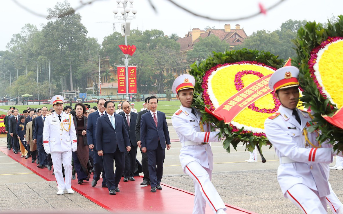 Lãnh đạo Đảng, Nhà nước vào lăng viếng Chủ tịch Hồ Chí Minh dịp 30-4- Ảnh 4. Lãnh đạo Đảng, Nhà nước vào lăng viếng Bác Hồ nhân dịp Tết Nguyên đán