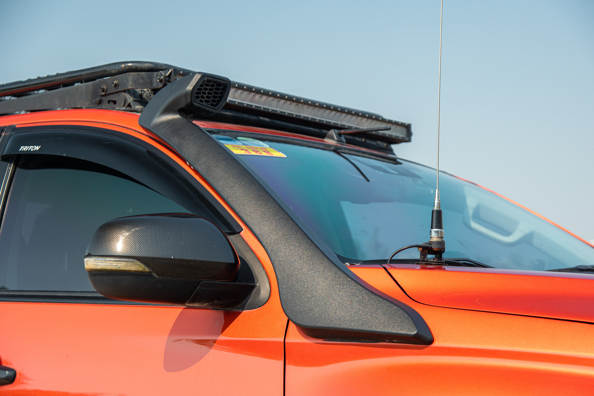 Chủ xe Mitsubishi Triton đi từ thiện vùng xa: 'Không nhiều công nghệ, nhưng quăng đâu cũng được'- Ảnh 10.