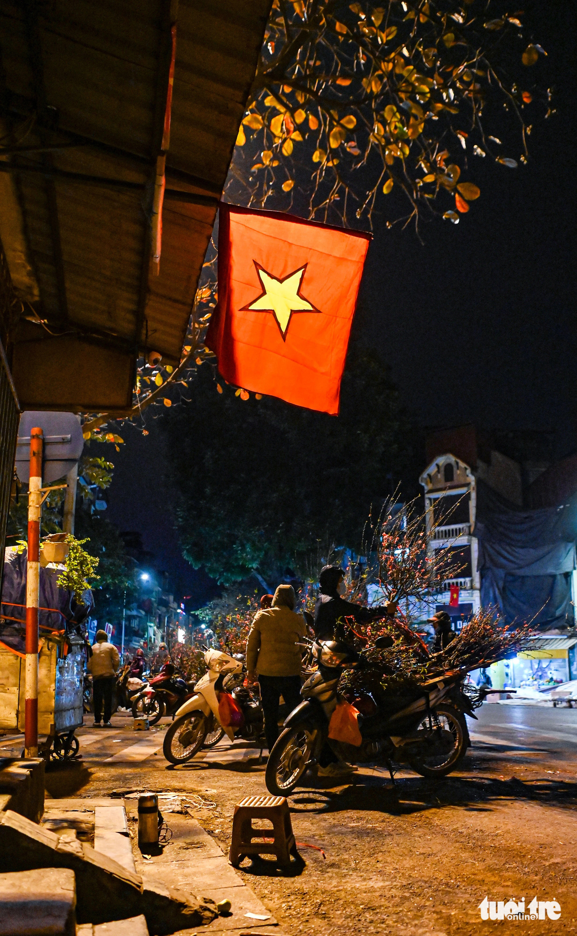 Hà Nội yên bình sáng 30 Tết- Ảnh 3. Hà Nội yên bình sáng 30 Tết- Ảnh 3.