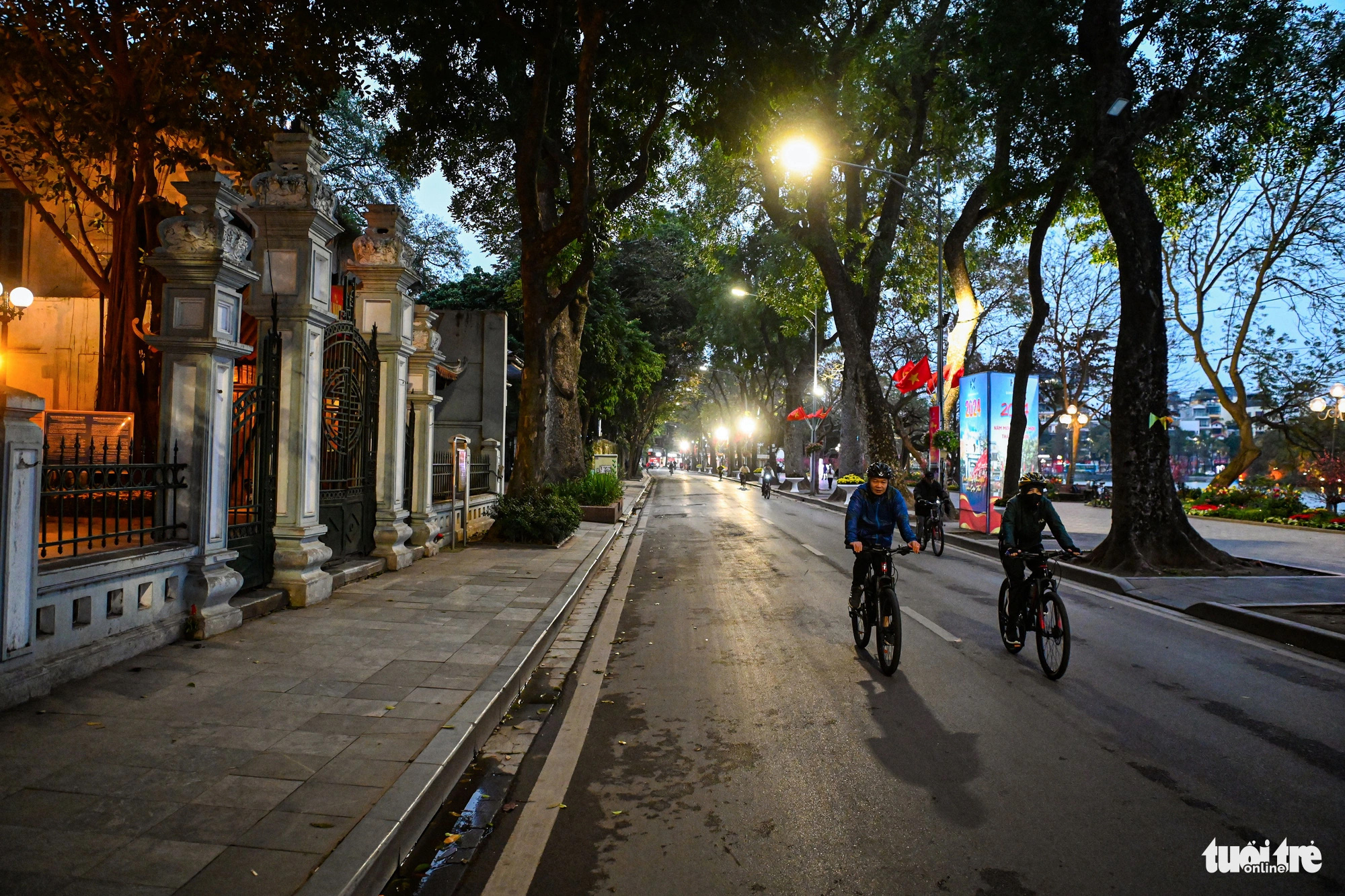 Hà Nội yên bình sáng 30 Tết- Ảnh 10. Hà Nội yên bình sáng 30 Tết- Ảnh 10.