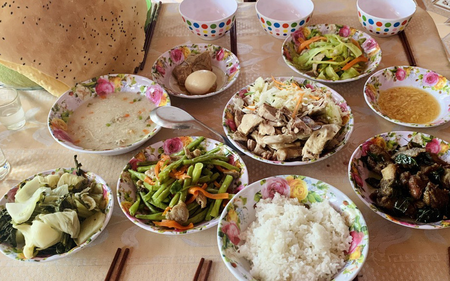 Chuyên gia ẩm thực gợi ý mâm cơm cúng tất niên tiết kiệm và ngon- Ảnh 5. Cúng rước ông bà vào thời điểm nào ngày 30 tháng chạp là tốt nhất?
