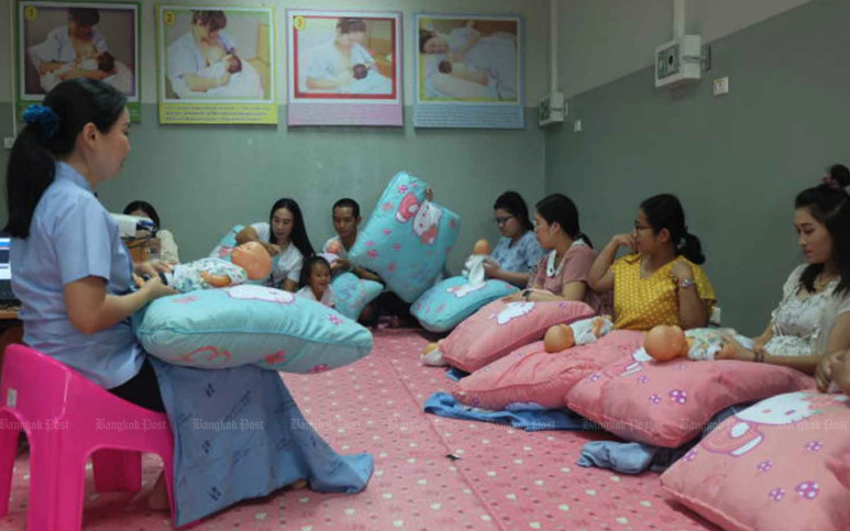 Thái Lan tính hợp pháp hóa việc mang thai hộ cho người nước ngoài
