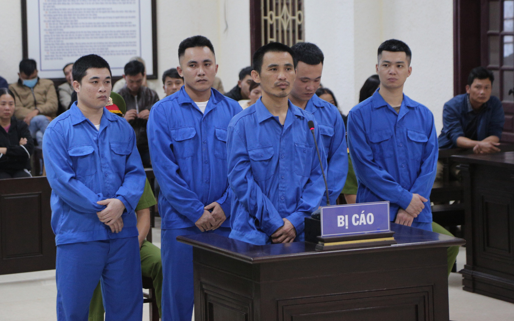 Thanh niên lãnh án tù chung thân vì mua bán ma túy- Ảnh 2. 5 thanh niên mua bán, vận chuyển ma túy lãnh án tử hình, chung thân