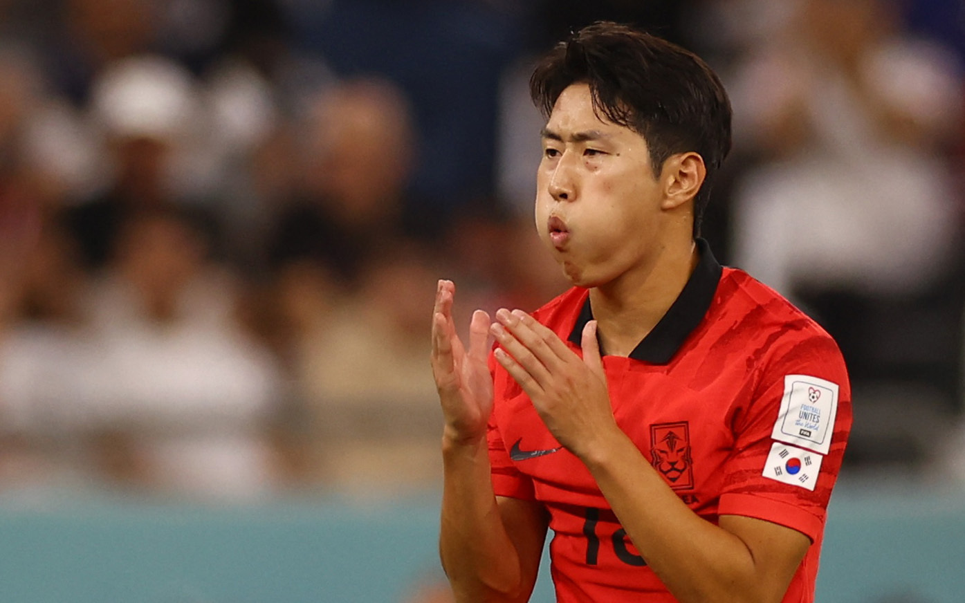 Lee Kang In cúi gập người, xin lỗi công khai vì đánh Son Heung Min- Ảnh 3. Lee Kang In không bị phạt sau khi đấm Son Heung Min
