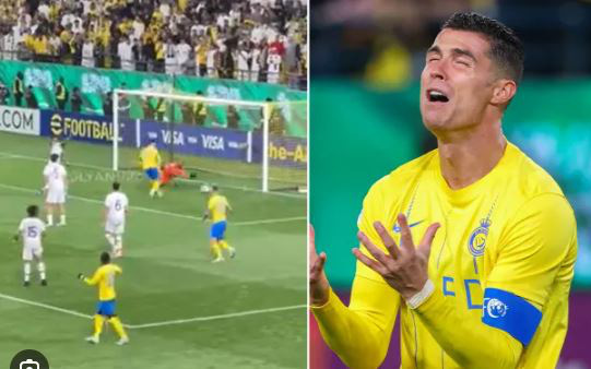 Cổ động viên khuyên Ronaldo giải nghệ sau pha sút hỏng khó tin