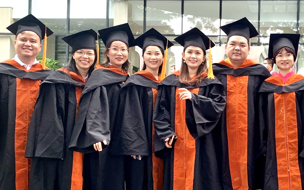 Rớt xét tuyển đầu vào, vẫn được học trước rồi trở thành thủ khoa thạc sĩ- Ảnh 5. Rớt xét tuyển đầu vào, vẫn được học trước rồi trở thành thủ khoa thạc sĩ- Ảnh 5.