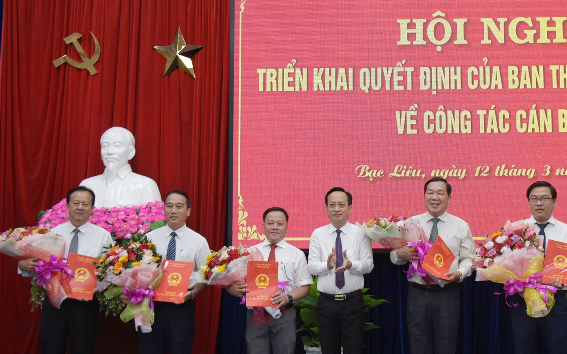 Chủ tịch Bạc Liêu Phạm Văn Thiều: 'Bệnh sợ trách nhiệm đang lan tràn'- Ảnh 3. Bạc Liêu điều động, bổ nhiệm hàng loạt cán bộ lãnh đạo chủ chốt
