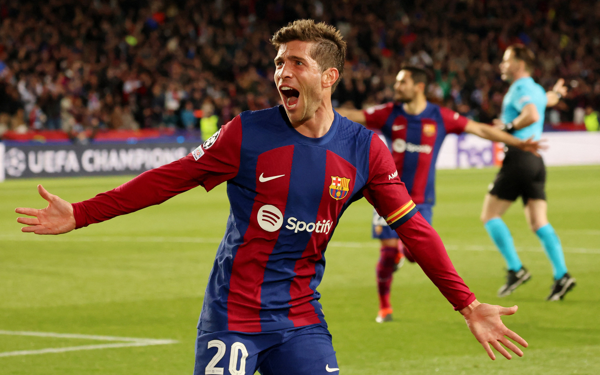 Lịch trực tiếp Champions League: PSG chạm trán Barca- Ảnh 2. Barca đánh bại Napoli 3-1, vào tứ kết Champions League