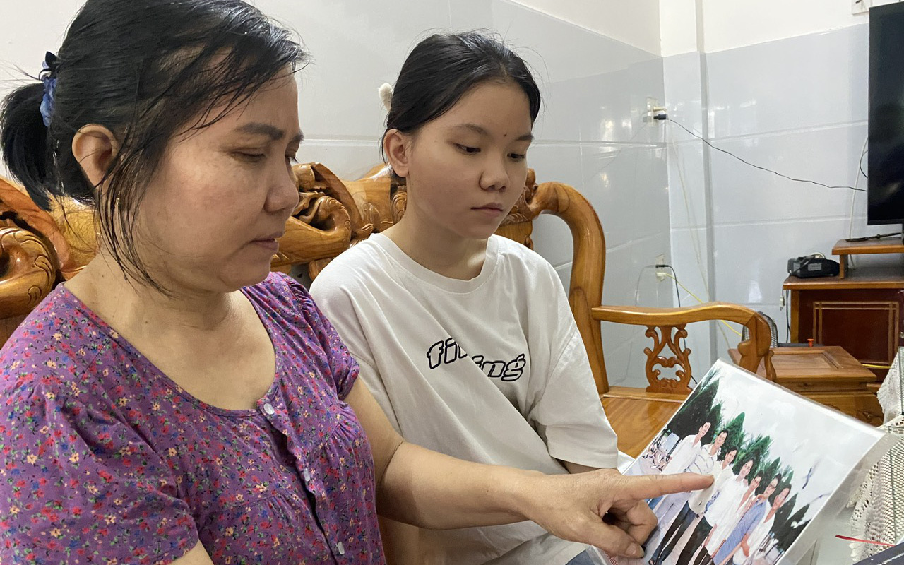 Tưởng niệm chiến sĩ Gạc Ma: Mãi biết ơn những người nằm lại phía chân trời- Ảnh 5. Trao học bổng toàn phần cho con cựu binh Gạc Ma