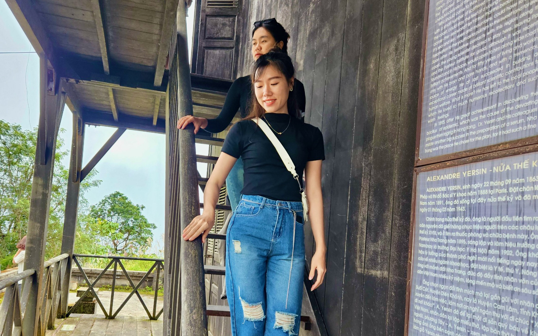 Mời thuê môi trường rừng làm dự án du lịch tâm linh tại Hòn Bà- Ảnh 3. Lên đỉnh Hòn Bà, thăm nhà làm việc của bác sĩ A.Yersin
