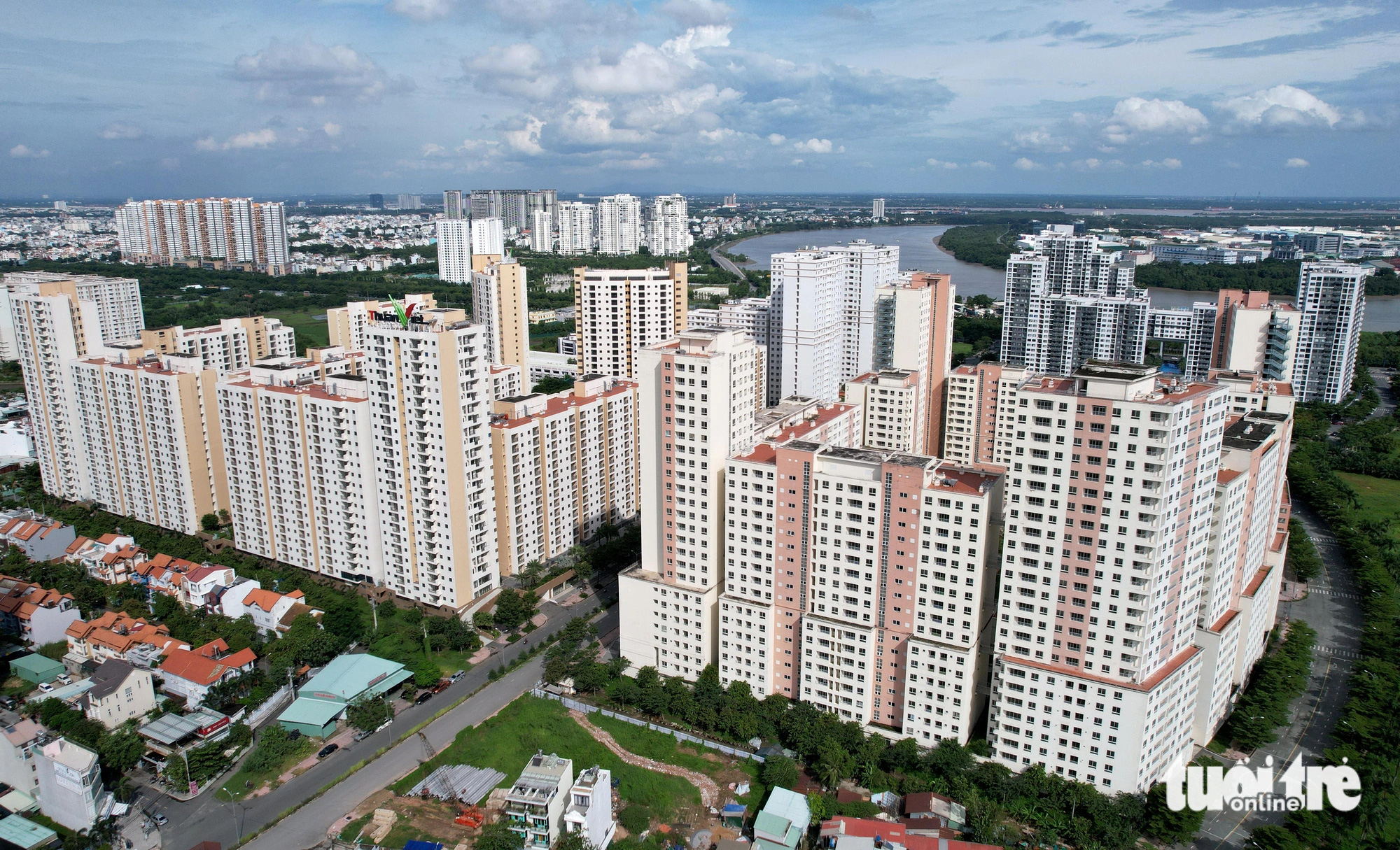 Ba kiến nghị của doanh nghiệp để khơi thông tăng trưởng tín dụng- Ảnh 1. Các doanh nghiệp kiến nghị cần đẩy mạnh gỡ vướng pháp lý, giúp doanh nghiệp phát triển dự án - Ảnh: NGỌC HIỂN