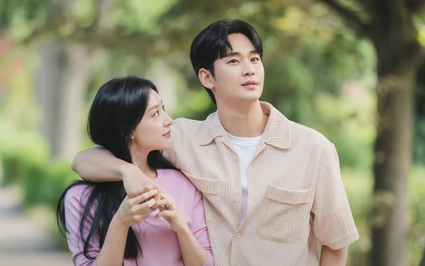 TvN tung đoạn clip 'tình bể bình' của cặp đôi Queen of tears