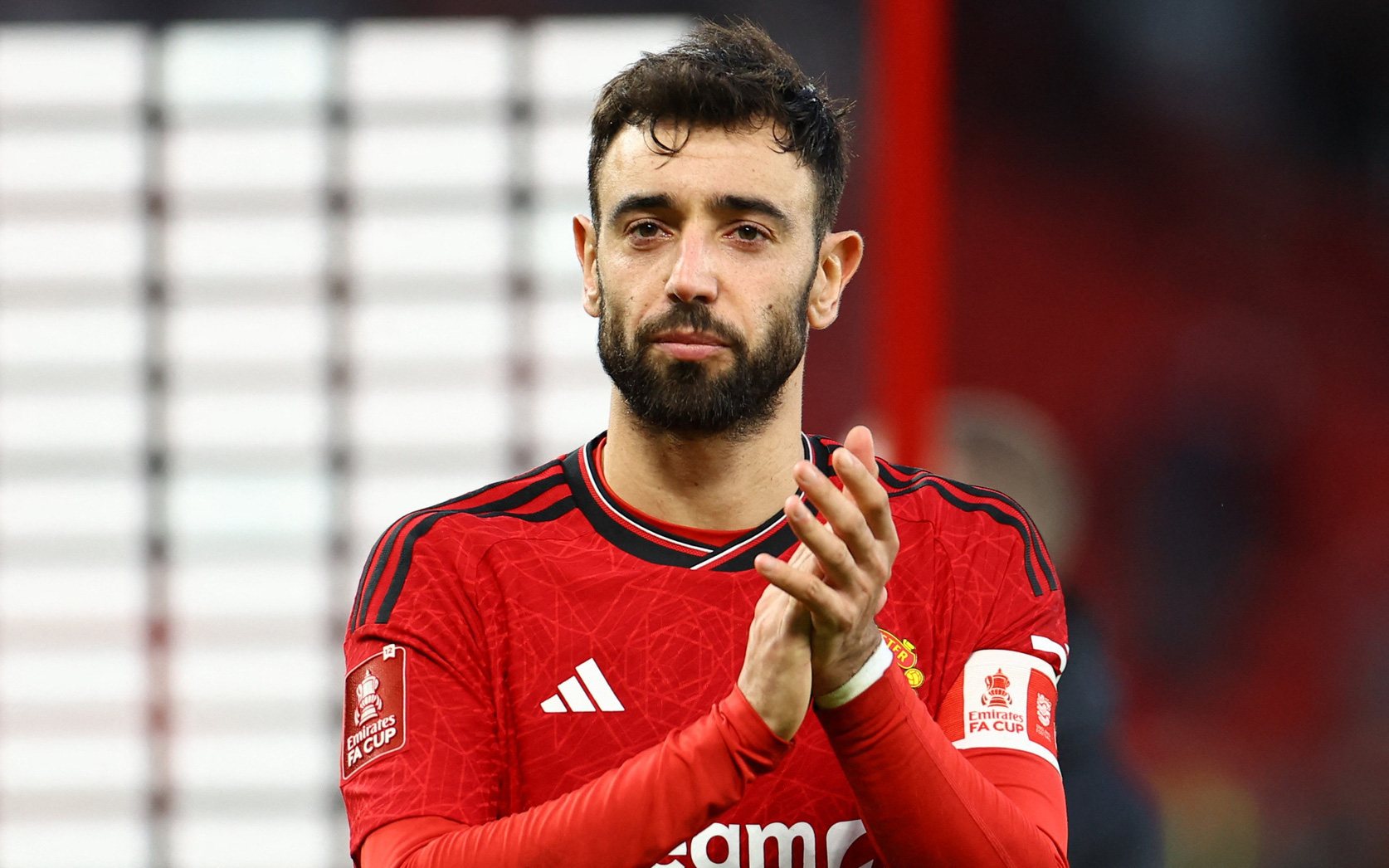 Tin tức thể thao sáng 31-3: Những phút bù giờ điên rồ ở trận hòa Brentford - Man United- Ảnh 4. Bruno Fernandes không xứng đáng mang băng đội trưởng Man United