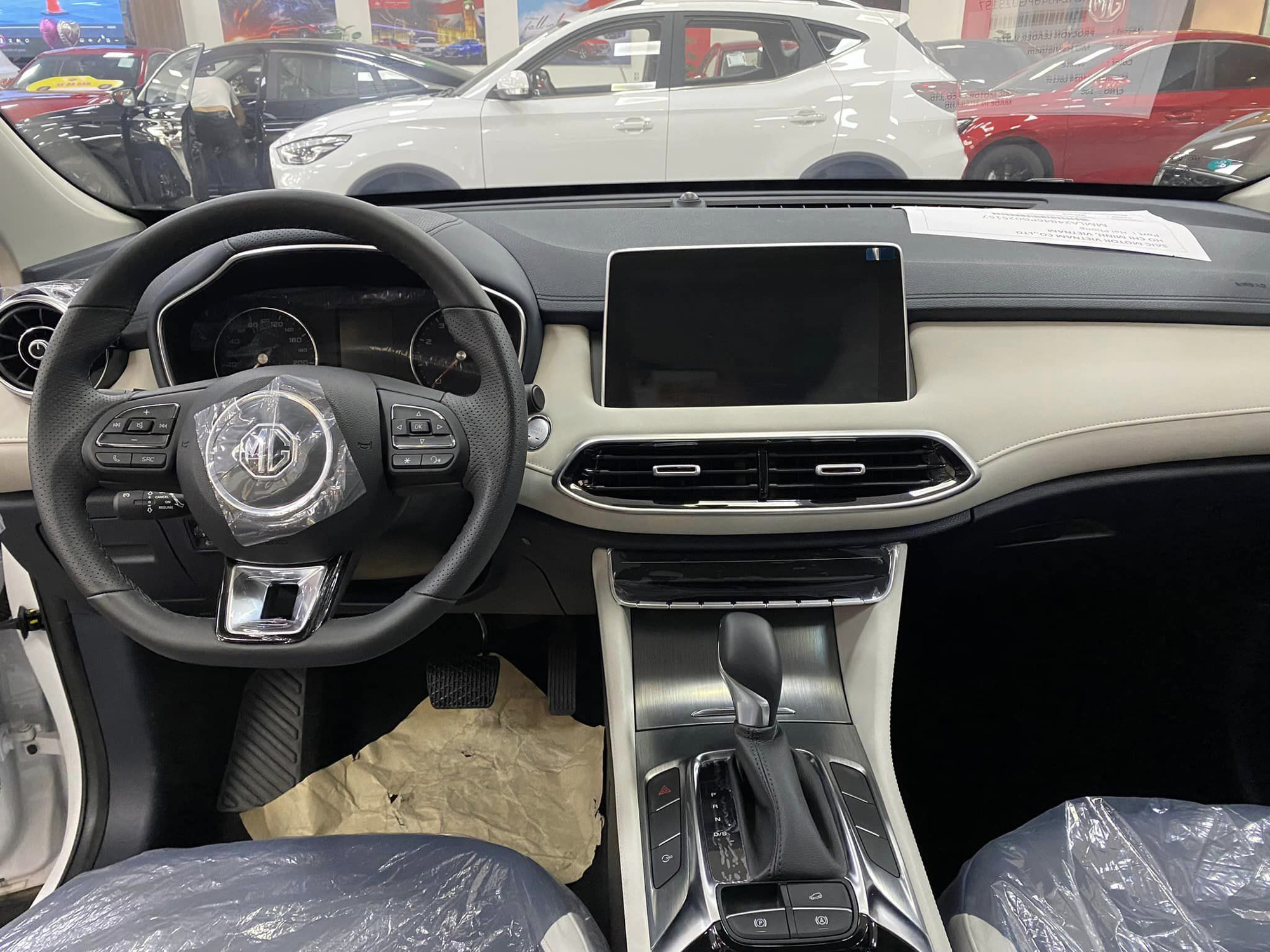 Tin tức giá xe: MG HS giảm giá mạnh, xe hạng C 'rẻ' hơn cả hạng B- Ảnh 4. Tin tức giá xe: MG HS giảm giá mạnh, xe hạng C 'rẻ' hơn cả hạng B- Ảnh 4.