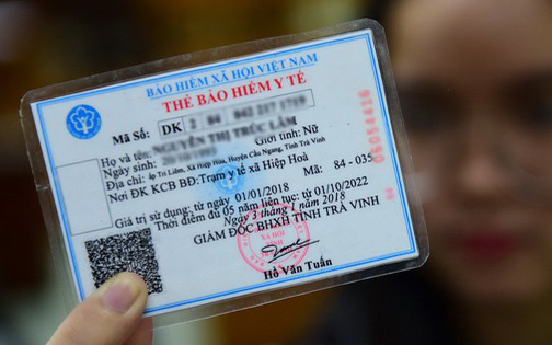 Bị cắt bảo hiểm y tế tự nguyện khi mua bảo hiểm bắt buộc có được trả lại tiền?- Ảnh 2. Cử tri phản ánh thẻ bảo hiểm y tế mẫu mới không ghi hạn gây khó