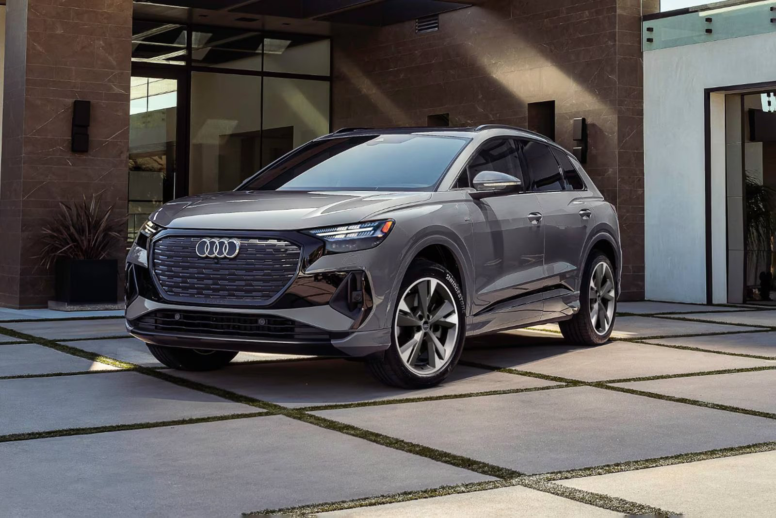 Audi Q6 e-tron 2025 ra mắt: Chủ lực xe điện tầm trung mới- Ảnh 3. Audi Q6 e-tron 2025 ra mắt: Chủ lực xe điện tầm trung mới- Ảnh 3.