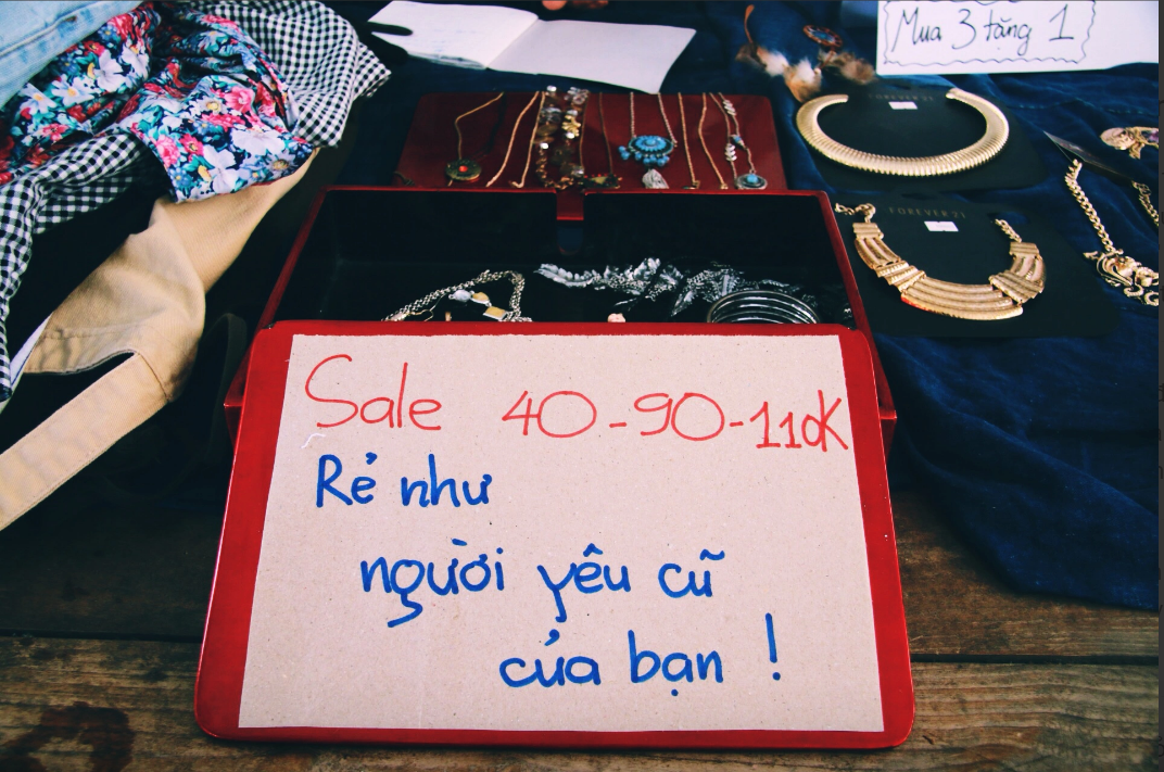 Chẳng ai chịu nổi bóng hình người yêu cũ cứ "hiện về" trong cuộc sống chung