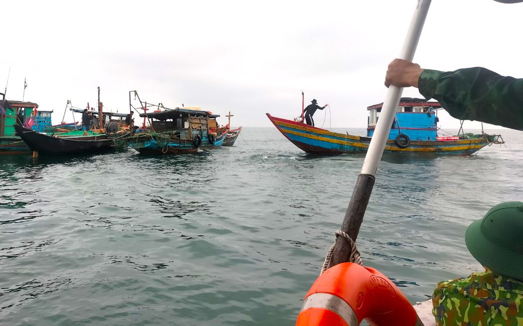 Hai vợ chồng ra khơi mất tích: Tìm thấy thi thể người chồng- Ảnh 2. Cặp vợ chồng ở Hà Tĩnh nghi mất tích khi đi đánh cá trên biển