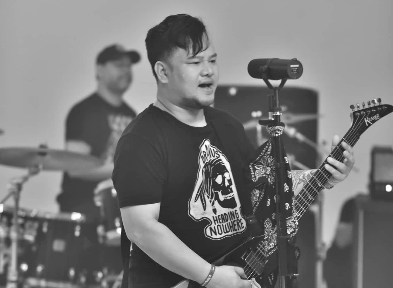 Y Garia, sønn av folkekunstneren Y Moan, forfølger rockedrømmen sin med bandet Vortexx - Foto: NVCC Y Garia, con trai của NSND Y Moan, theo đuổi giấc mơ rock với ban nhạc Vortexx - Ảnh: NVCC