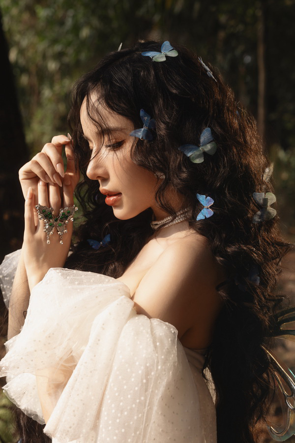 Hoa hậu Thùy Tiên làm nhân tượng để kiếm tiền; Lyly ra mắt MV lấy cảm hứng từ phim Mai- Ảnh 3.