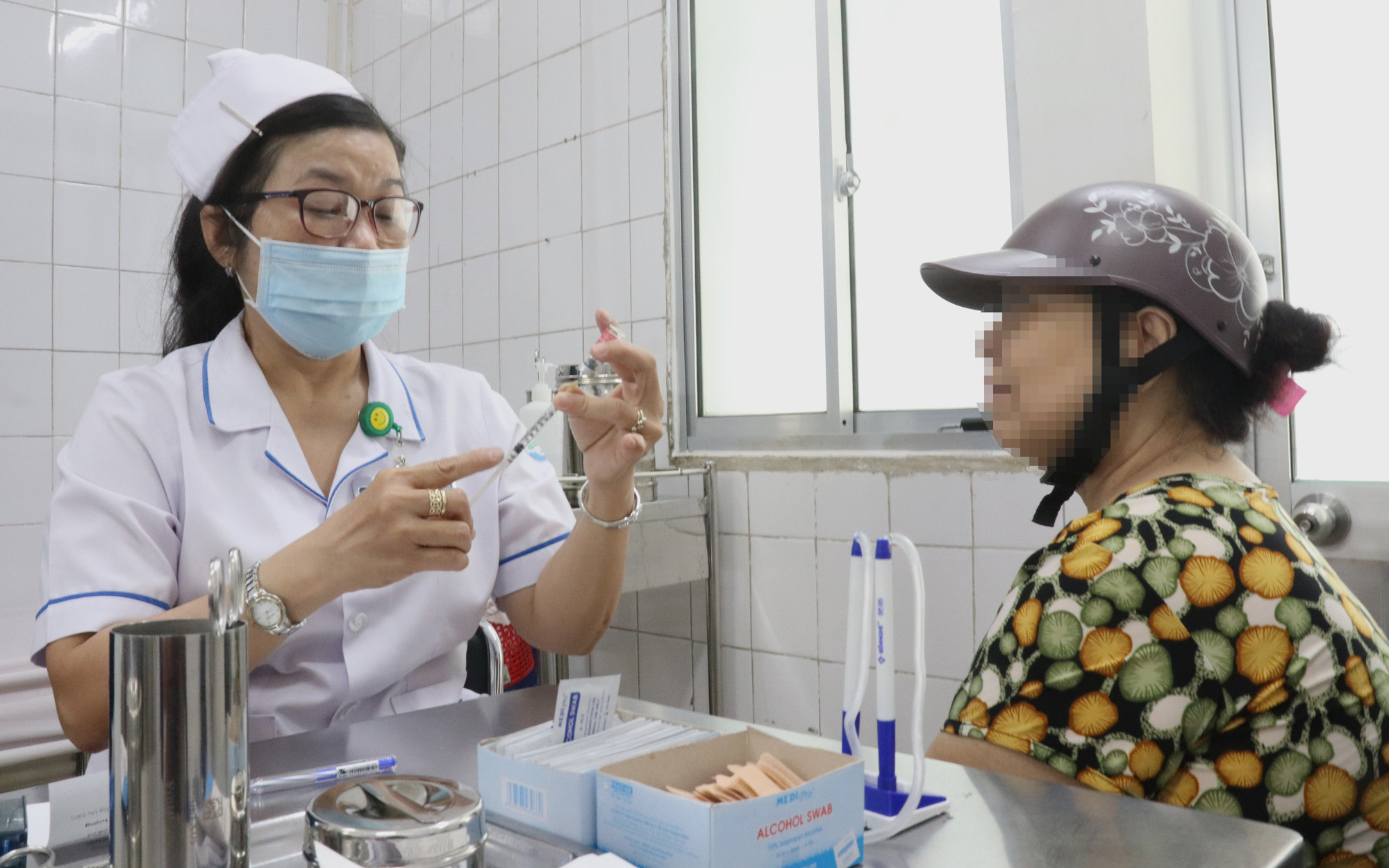 TP.HCM đề xuất nuôi chó, mèo phải đăng ký, khuyến khích gắn chip- Ảnh 3. Người bị chó mèo cắn và mắc bệnh dại tăng, TP.HCM ra văn bản khẩn