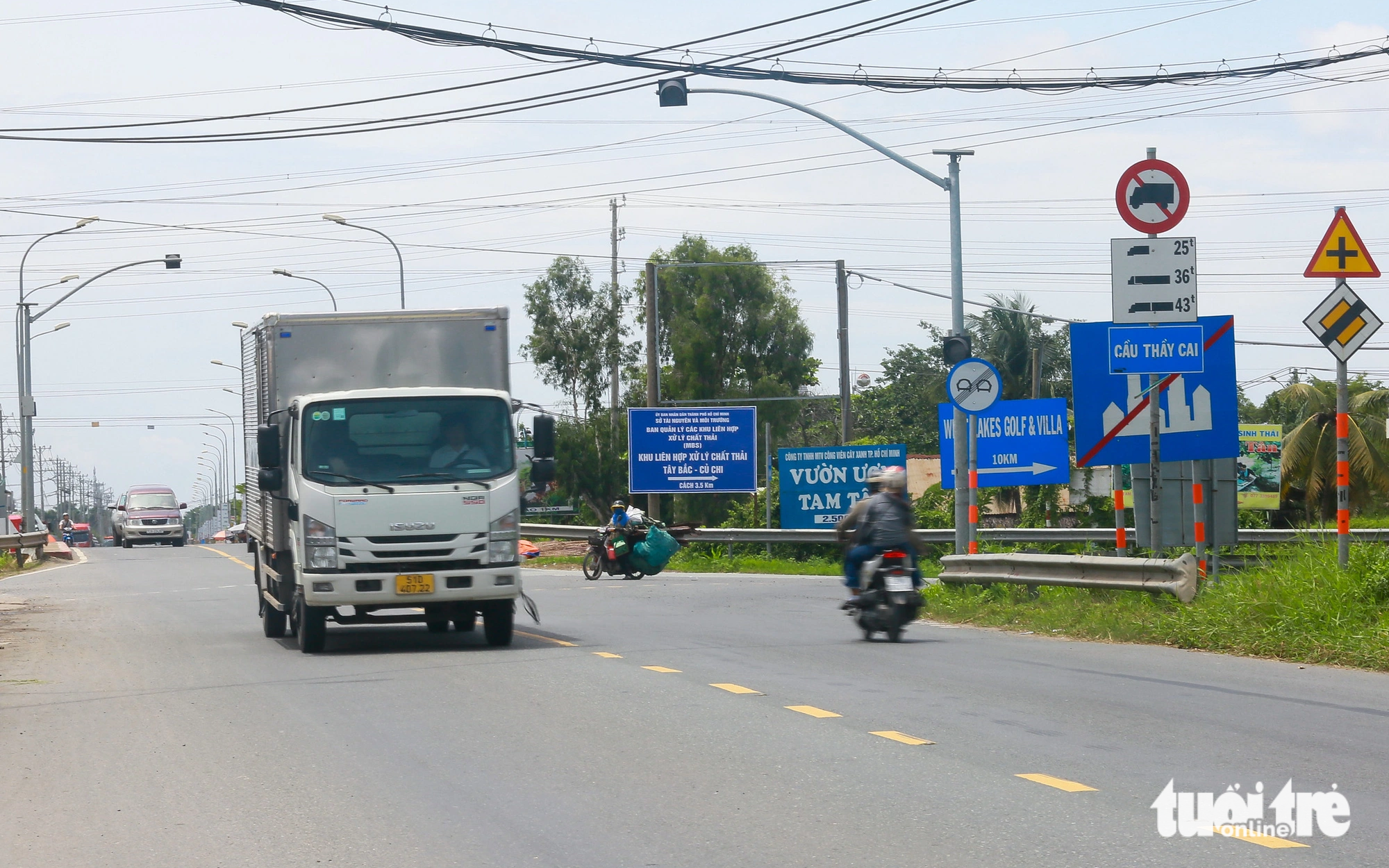 Thống nhất đầu tư đường vành đai 4 TP.HCM giai đoạn 1 tối thiểu 4 làn xe- Ảnh 3. TP.HCM báo cáo hai bộ phương án làm vành đai 4, dài gần gấp ba vành đai 3