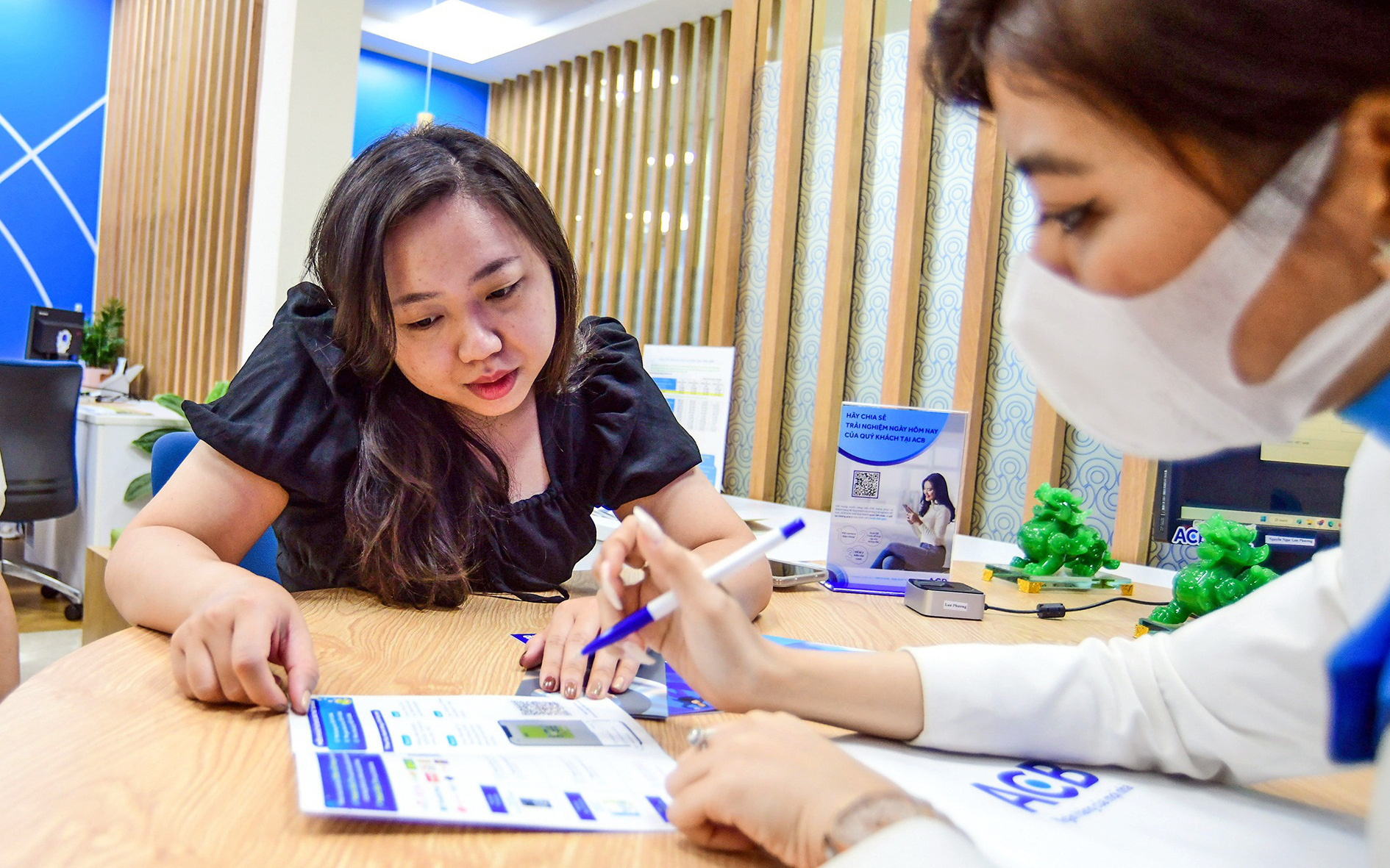 SHB khuyến nghị khách hàng sớm bổ sung thông tin sinh trắc học - Ảnh 2.