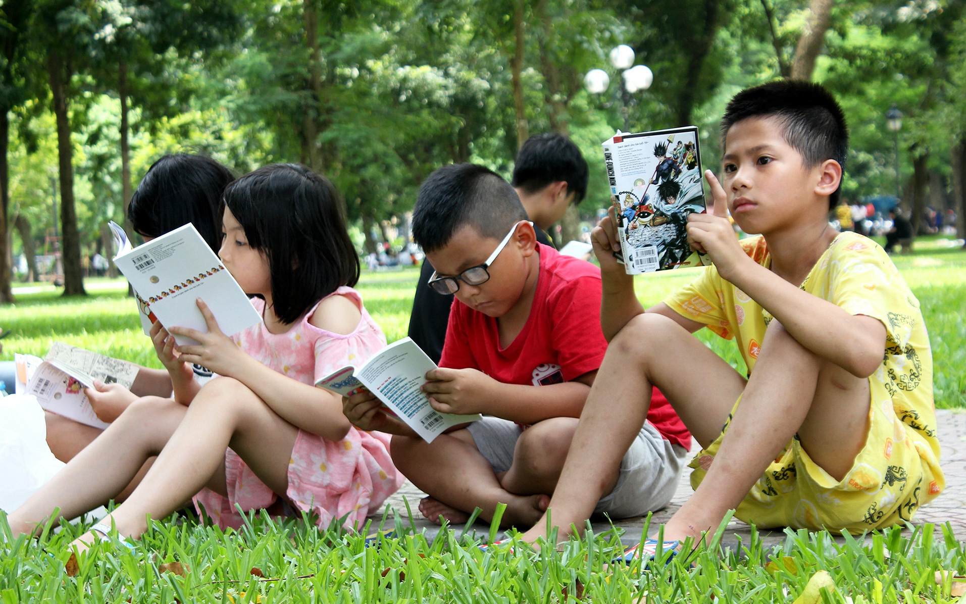 Sáng tỏ lịch sử hình thành và ý nghĩa của tín ngưỡng thờ cúng Hùng Vương ở Việt Nam- Ảnh 5. Giáo Dục top đầu doanh thu, lương Nhà xuất bản Lý Luận Chính Trị cao nhất