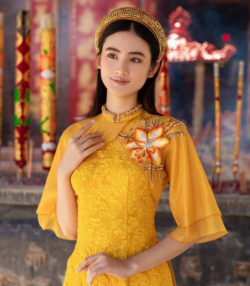 Y Nhi nimmt nach seiner Krönung an vielen Gemeinschaftsaktivitäten teil – Foto: Facebook-Charakter Ý Nhi tham gia nhiều hoạt động cộng đồng sau đăng quang - Ảnh: Facebook nhân vật