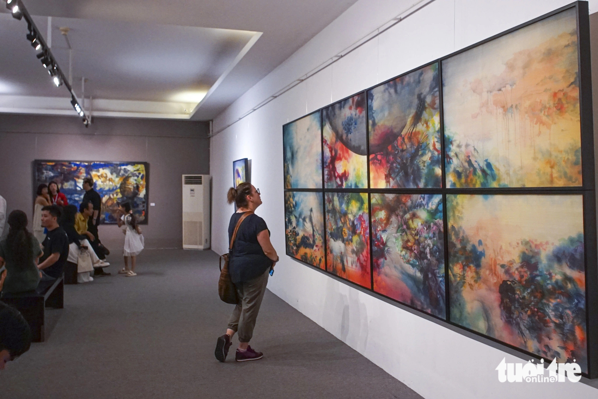 L'art est long, mais le temps passe vite pour ces 6 artistes - Photo 6. Lạc vào thế giới nguyên sơ của họa sĩ Nguyễn Văn Trinh - Ảnh: H.VY