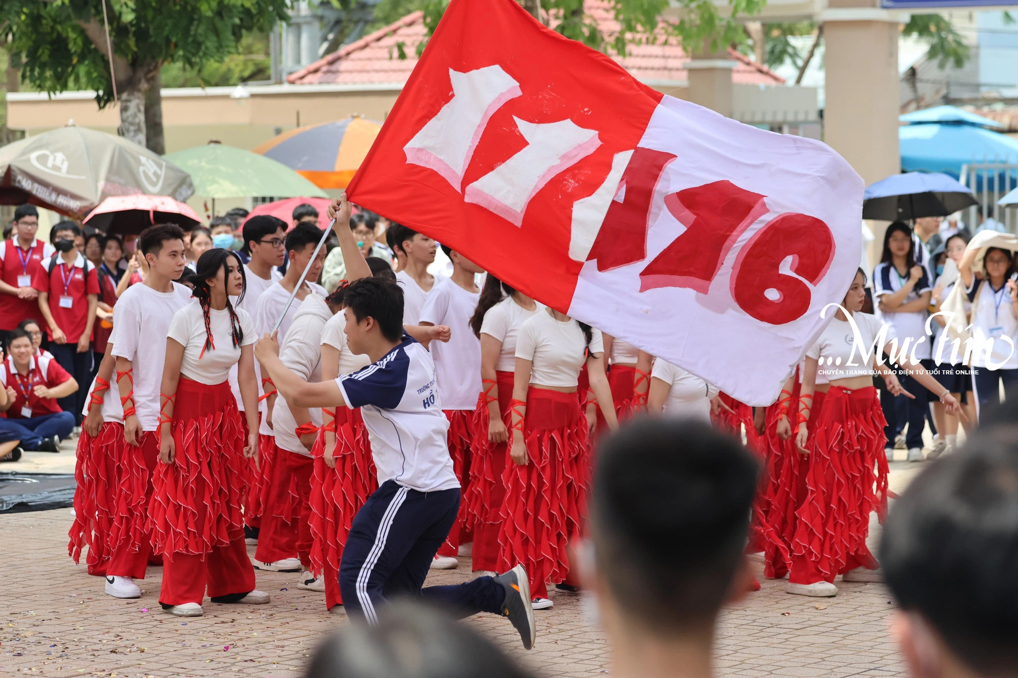 Sôi động Ngày hội học sinh Trường THPT Hồ Thị Bi- Ảnh 6.