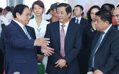 Thủ tướng Phạm Minh Chính khảo sát các công trình, dự án tại tỉnh Tiền Giang- Ảnh 4. Thủ tướng: Vĩnh Long cần phát huy tối đa tiềm năng, lợi thế để phát triển toàn diện