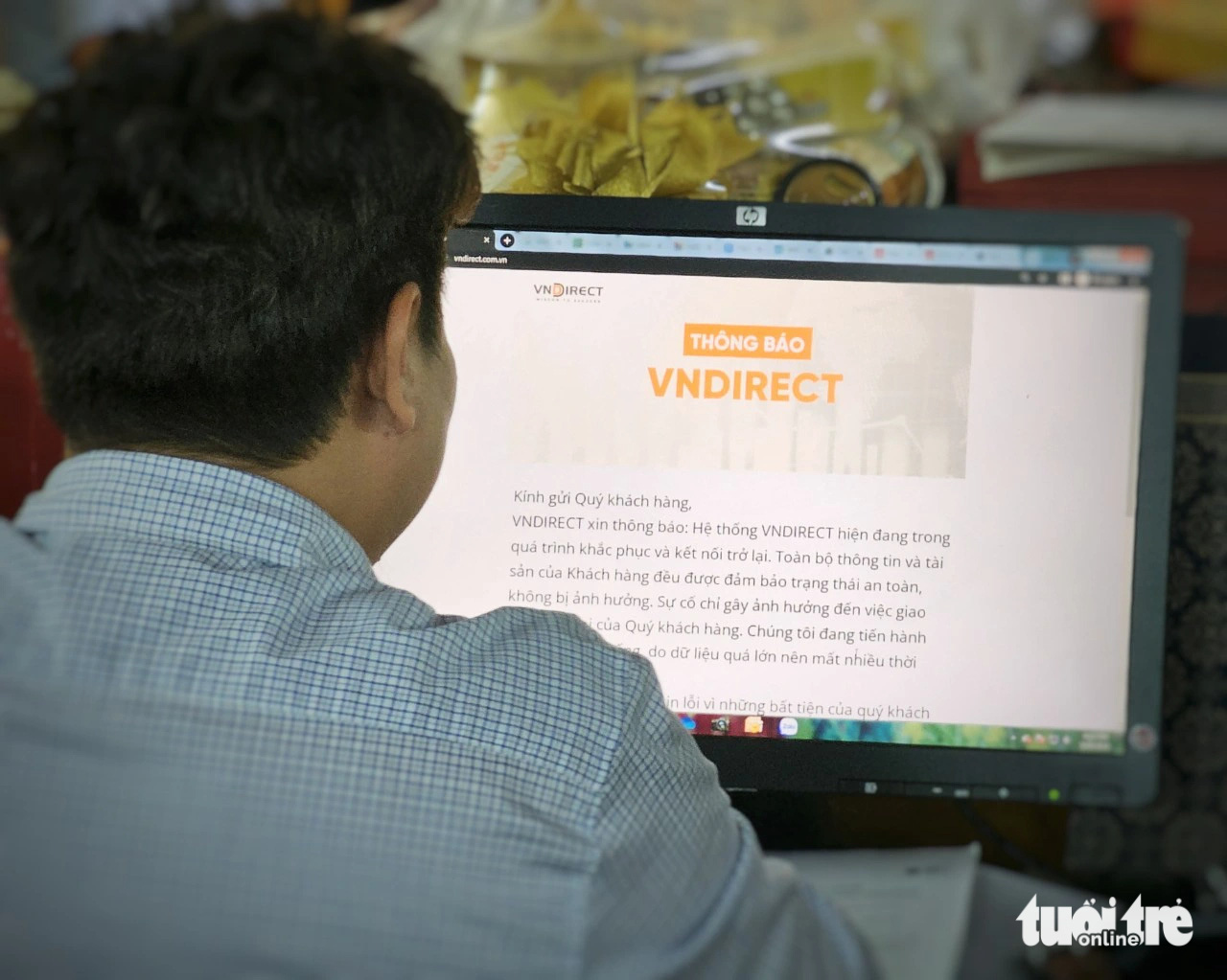 Đến 16h15 chiều 25-3, website của VNDirect vẫn treo thông báo &quot;Hệ thống VNDirect hiện đang trong quá trình khắc phục và kết nối trở lại&quot; - Ảnh: NGỌC HIỂN