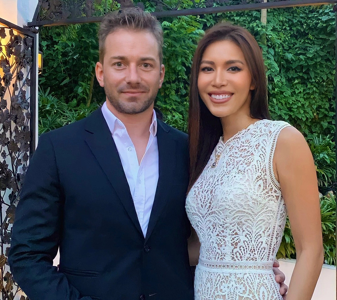 Minh Tu ກັບຜົວ - ຮູບພາບ: ເຟສບຸກຂອງ Character Minh Tú bên chồng mình - Ảnh: Facebook nhân vật