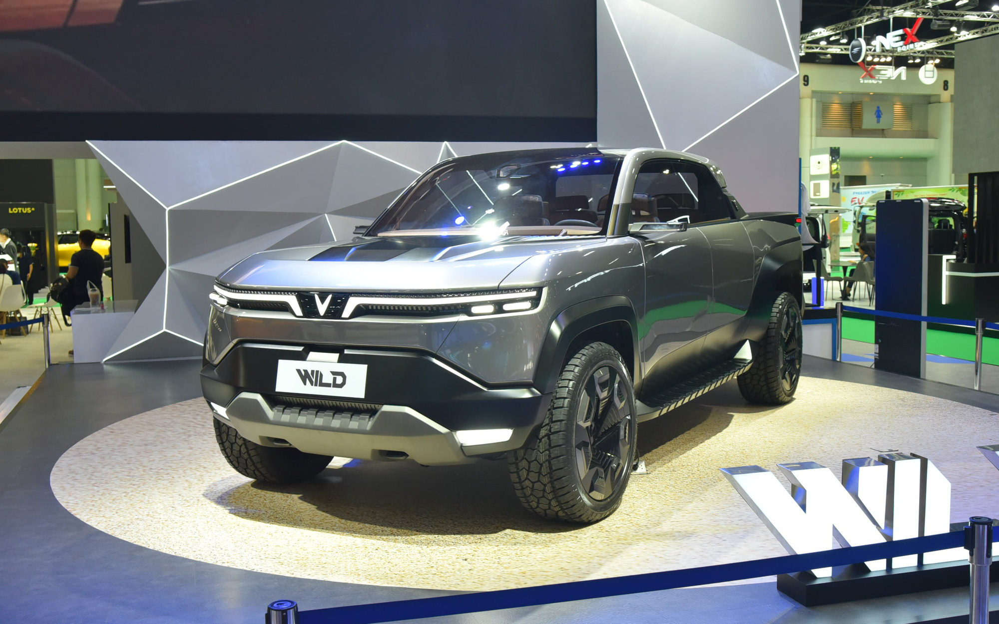 Toyota thử nghiệm xe bán tải Hilux chạy điện đầu tiên- Ảnh 2. Bán tải VinFast VF Wild tạo chú ý ở triển lãm ô tô Bangkok bằng loạt tính năng như xe sang