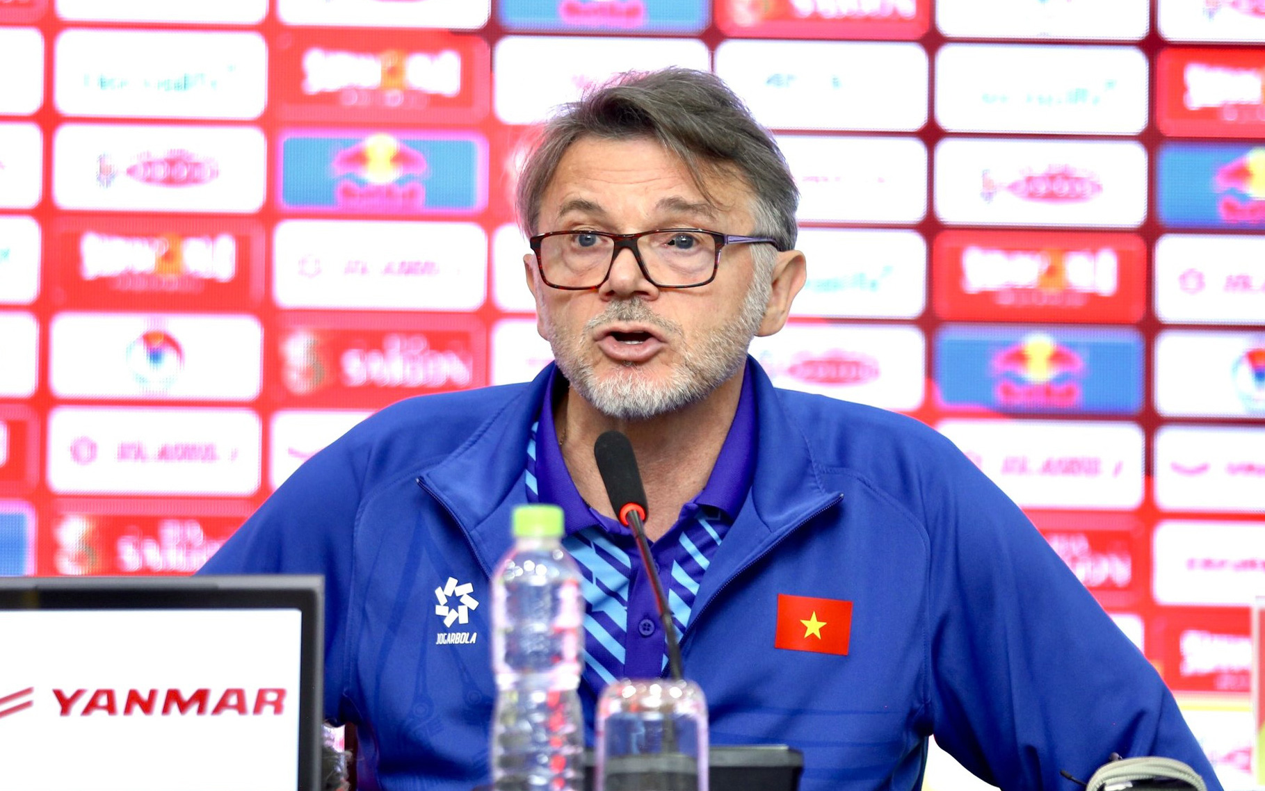 Tuyển Việt Nam thua 0-3 trước Indonesia trên sân Mỹ Đình- Ảnh 4. HLV Troussier tin Việt Nam vẫn còn quyền tự quyết