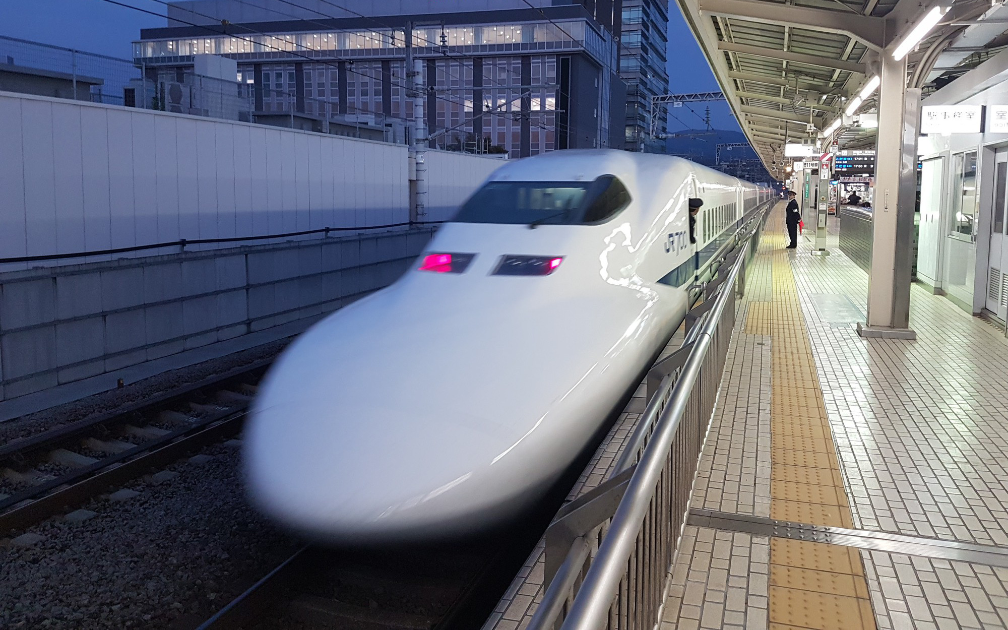 Hòa Phát có thể làm thép đường ray cao tốc, nhưng tốc độ 850 km/h 'là rất ghê'- Ảnh 2. Bộ Giao thông vận tải đề xuất làm đường sắt tốc độ cao 350 km/h