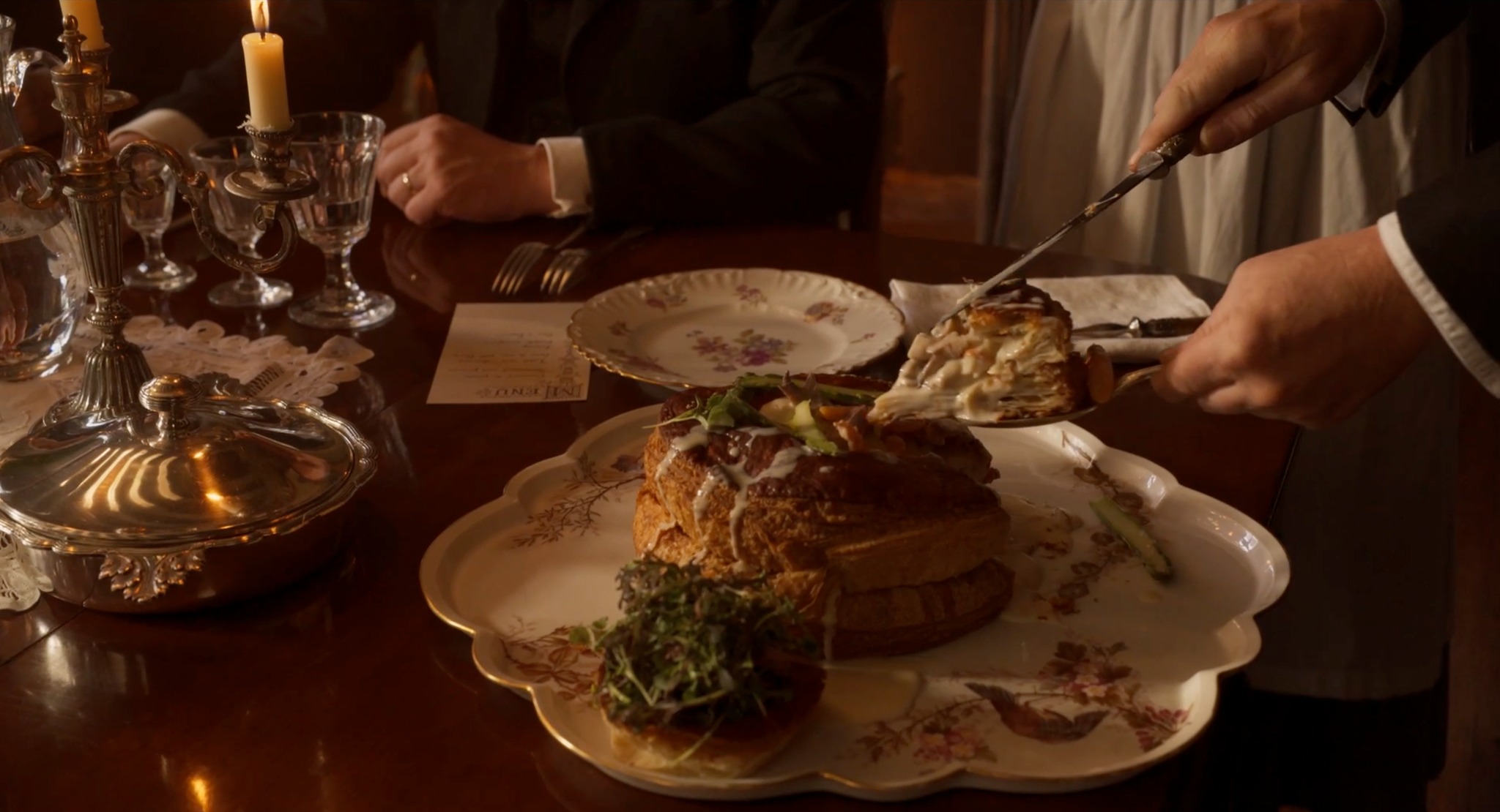 چگونه تران آن هونگ در برنامه میون وی نهان جیان، غذاهایی را برای پذیرایی از تماشاگران انتخاب میکند - عکس ۳. Món Vol-au-vent trong Muôn vị nhân gian - Ảnh: Curiosa Films