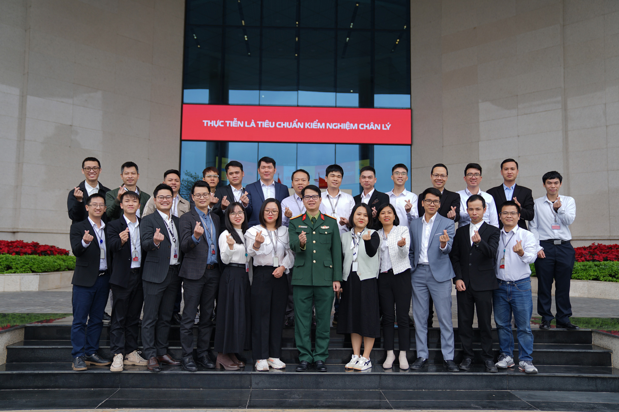 Phần lớn đội ngũ kỹ sư nghiên cứu khoa học của trung tâm là những người rất trẻ, chủ yếu thuộc lứa 9x