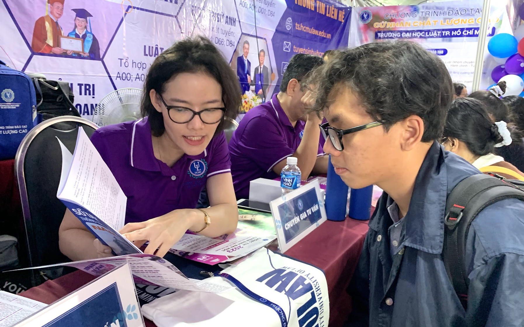 Trường đại học Luật TP.HCM nhận xét tuyển sớm trực tuyến từ 16-5- Ảnh 3. Trường đại học Luật TP.HCM tăng học phí cao nhất 165 triệu đồng/năm