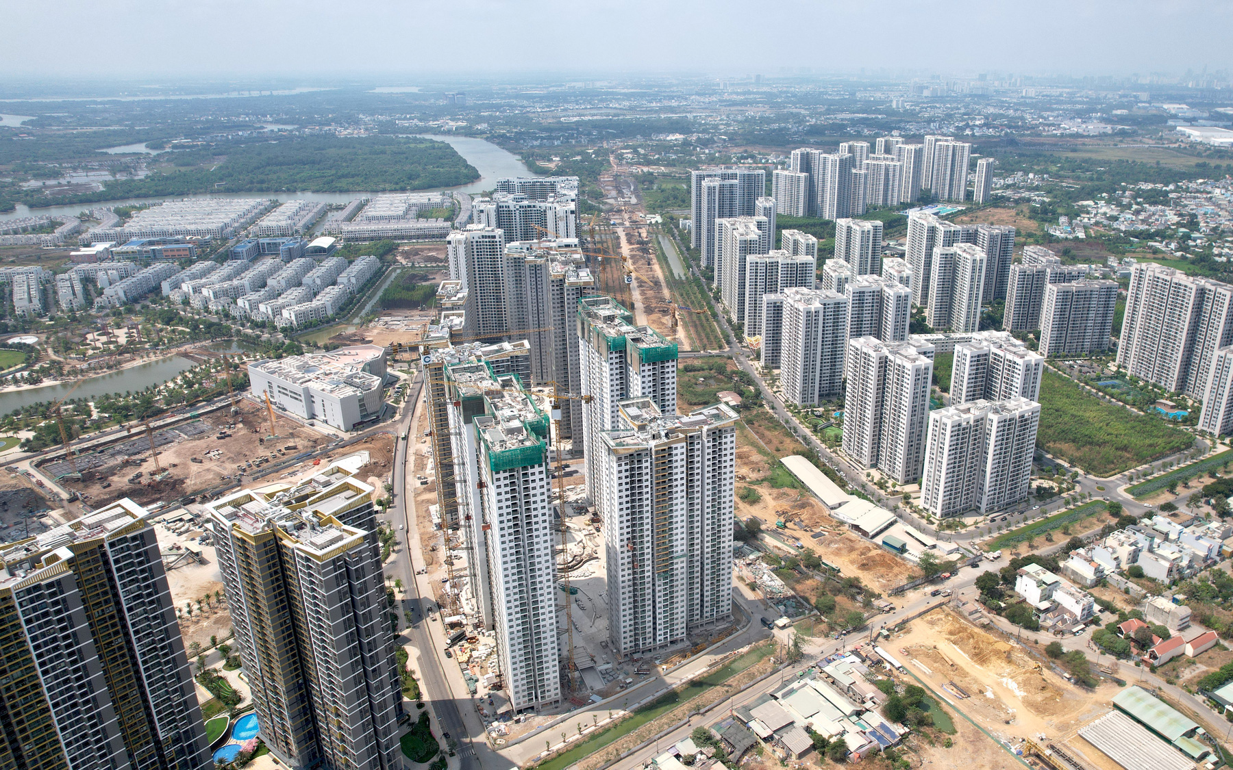 Dự án căn hộ cao cấp chưa đủ điều kiện nhưng vẫn rao bán rầm rộ- Ảnh 3. TP.HCM không có dự án bất động sản mới đủ điều kiện huy động vốn trong hai tháng qua